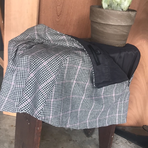 Express black, white and pink houndstooth skirt - Picture 9 of 9